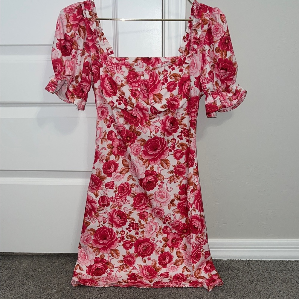 Floral Pink Sweetheart Dress with Puff Sleeves